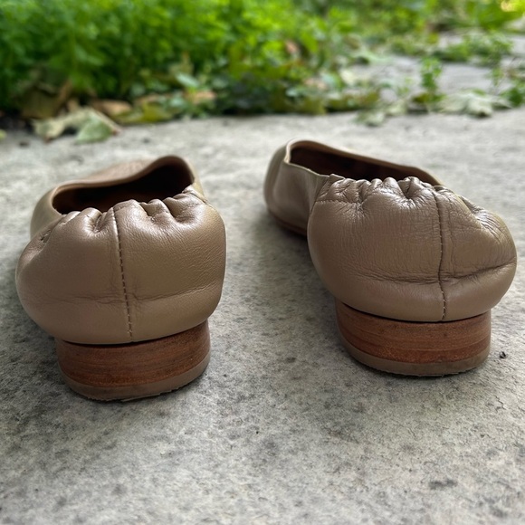 Poppy Barley Taupe On the Go Ballet flats, size 7 - Picture 6 of 14